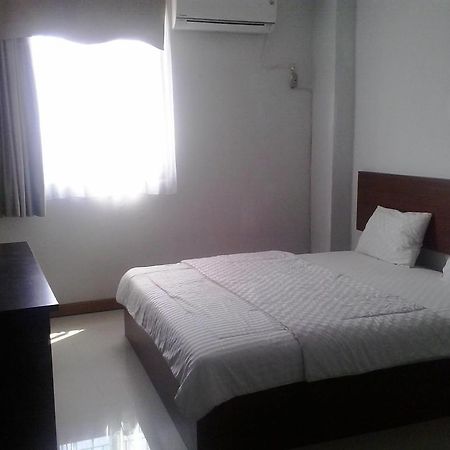 Zameena Guest House Cimahi Exteriör bild