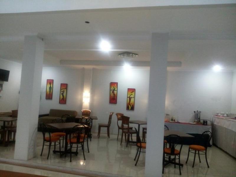 Zameena Guest House Cimahi Exteriör bild